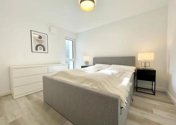 Moderne-neubauwohnungen Mit Kostenlosen Parkplaetzen * Hamburg