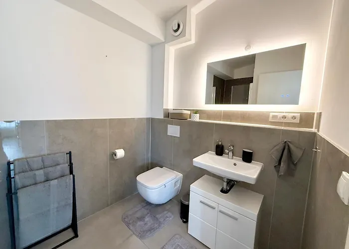 Moderne-neubauwohnungen Mit Kostenlosen Parkplaetzen Apartment